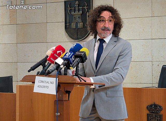 Manolo Cánovas detalla los acuerdos presupuestarios para Totana y responde a las críticas del resto de la oposición, Foto 1