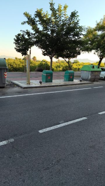 Contenedores soterrados rotos y una limpieza deficiente: el día a día en barrios y pedanías - 2, Foto 2
