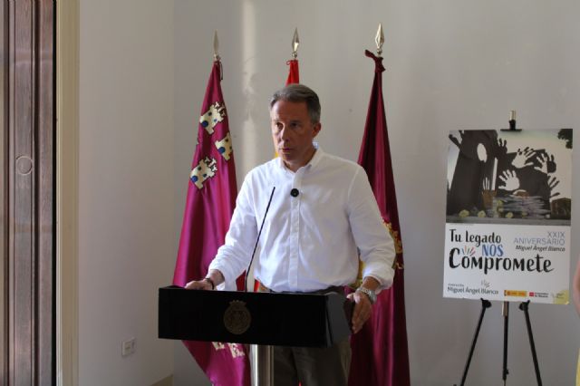Fulgencio Gil: Honrar la memoria de Miguel Ángel Blanco es defender la libertad, la convivencia y los valores democráticos que nos unen como sociedad - 3, Foto 3