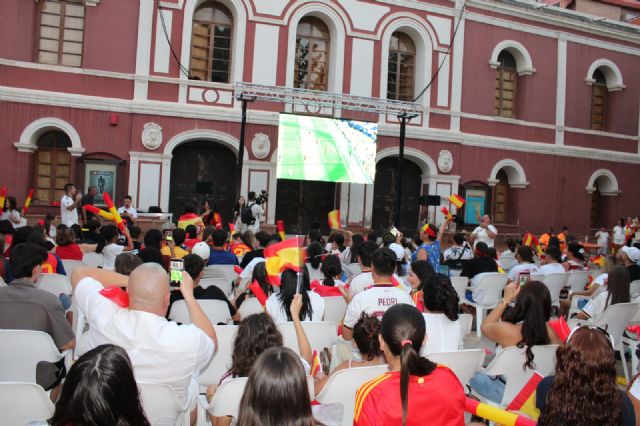 El Ayuntamiento de Lorca autoriza la ampliación excepcional de las terrazas de hostelería para que los lorquinos vivan juntos los partidos decisivos de la Selección Espa&ntilde;ola en el Mundial - 3, Foto 3