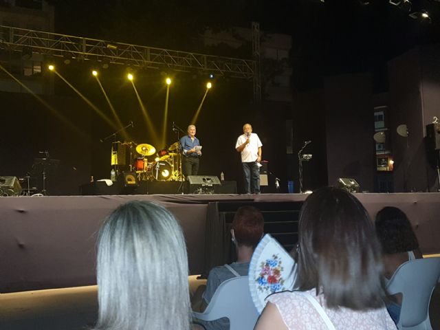 Milana Bonita celebra su tradicional Serenata a Paco Rabal - 2, Foto 2