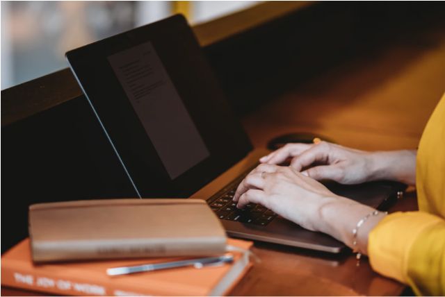 El 99% de los estudiantes encontraron trabajo tres meses después de la graduación - 1, Foto 1