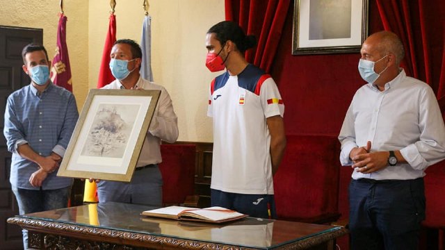 DEPORTES | Mula rinde homenaje a su atleta más internacional, Moha Katir - 4, Foto 4