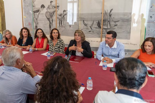 MC: El gobierno de Arroyo culpa a los funcionarios del fiasco del contrato de limpieza - 1, Foto 1