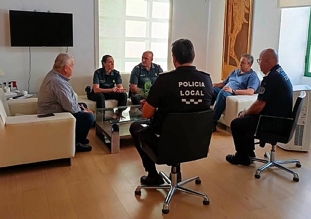 La teniente Juana María Fernández Martín toma el mando de la Guardia Civil de Totana en sustitución de Jesús González Cánovas, Foto 2