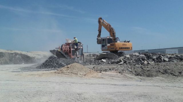El Ayuntamiento de Lorquí repara el Camino de Los Naranjos con material reciclado ahorrando un 45% del presupuesto - 1, Foto 1
