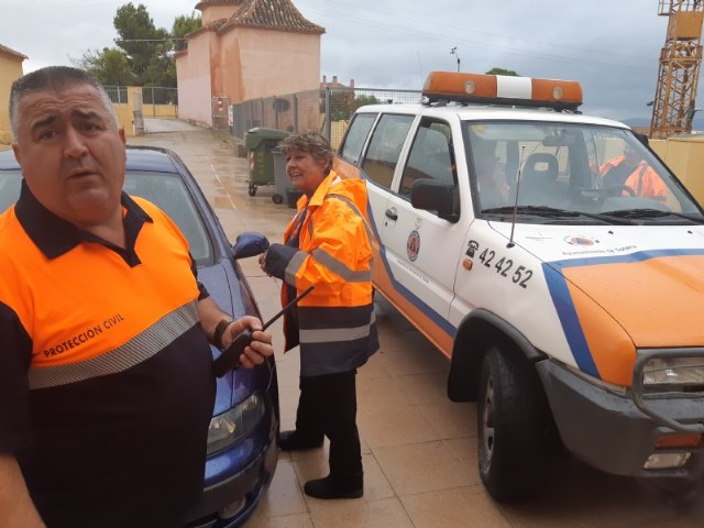 A team of Civil Protection volunteers from Totana moves urgently to Santomera, Foto 2