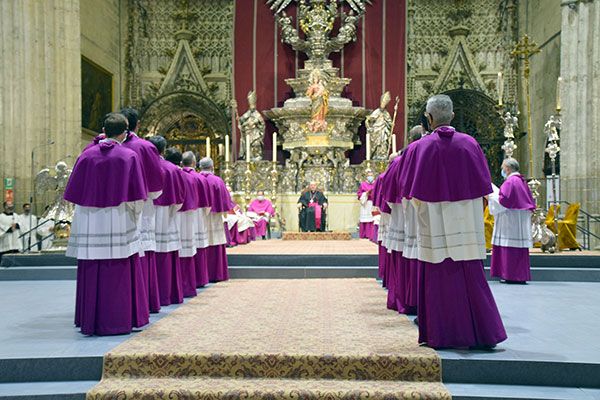Trece nuevos canónigos del Cabildo Catedral tomó posesión este sábado en la Seo hispalense - 1, Foto 1
