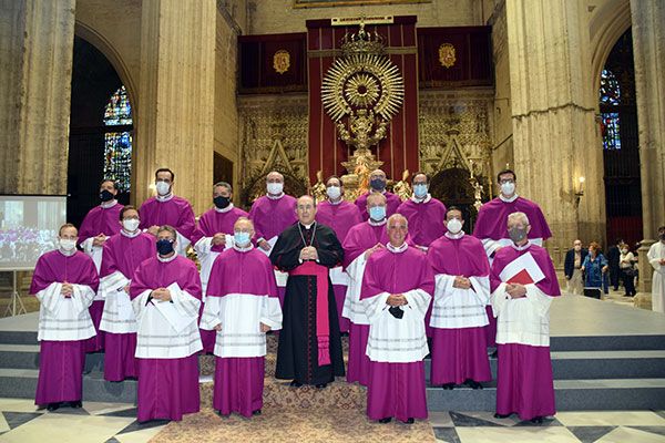 Trece nuevos canónigos del Cabildo Catedral tomó posesión este sábado en la Seo hispalense - 5, Foto 5