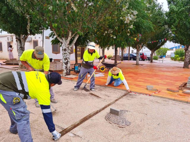 La plaza El Moralejo se reforma con un presupuesto de 36.000 euros dentro de los veinte proyectos recogidos en el plan de inversiones en pedanías - 2, Foto 2