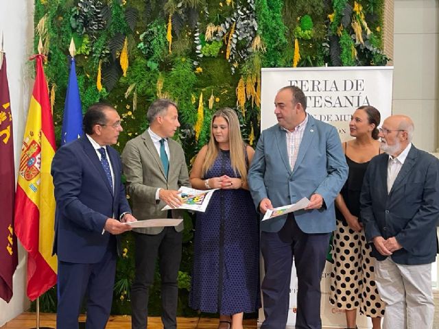 Un centenar de artesanos de toda España se darán cita en la Feria de Artesanía de la Región - 1, Foto 1