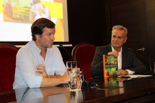 Intriga, venganza y mujeres poderosas en La Protegida, la nueva novela de Rafael Tarrada - 1, Foto 1