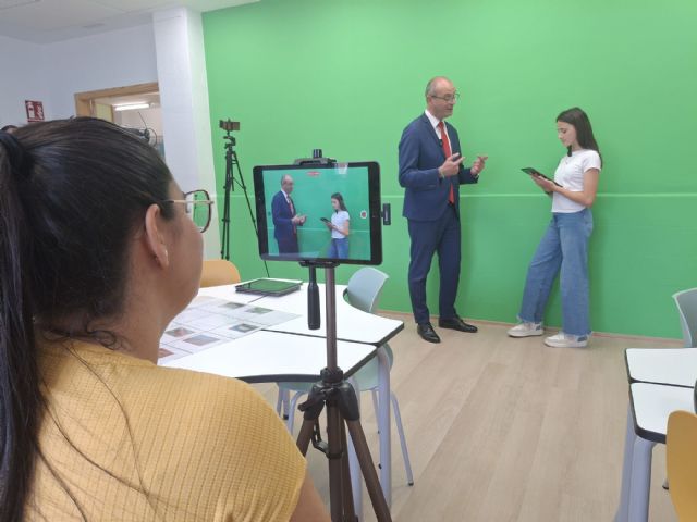 Más de un centenar de centros educativos se formarán este curso para contar con Aula del Futuro - 1, Foto 1