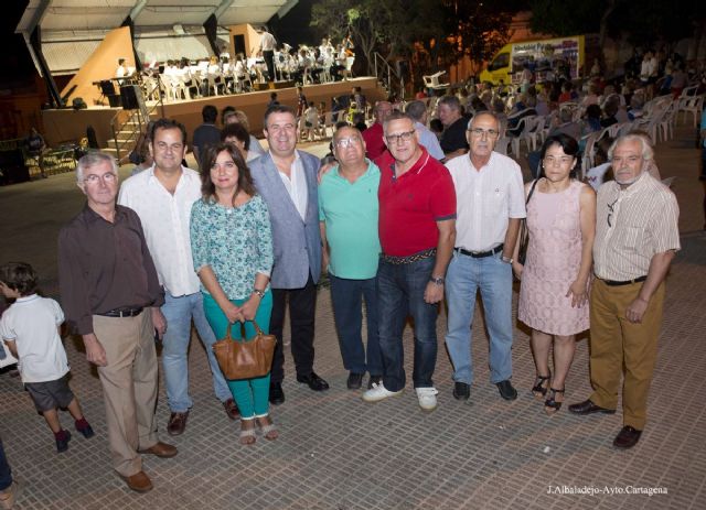Los vecinos de Los Dolores celebraron la nueva imagen de la Plaza de la Virgen con una fiesta - 3, Foto 3