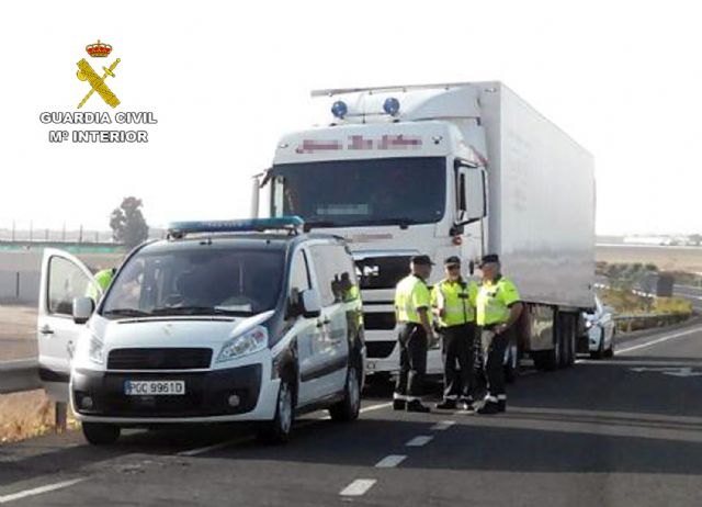 La Guardia Civil intercepta a un camionero conduciendo un tráiler de 40 toneladas bajo los efectos del cannabis y anfetaminas - 2, Foto 2