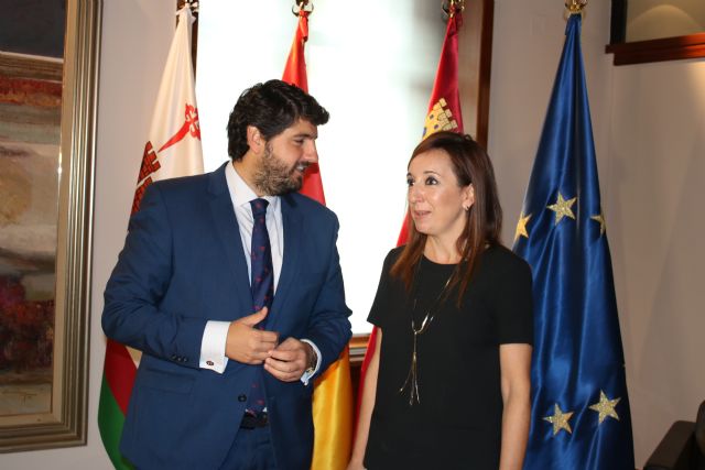 Fernando López Miras se reúne con la alcaldesa de Bullas - 1, Foto 1