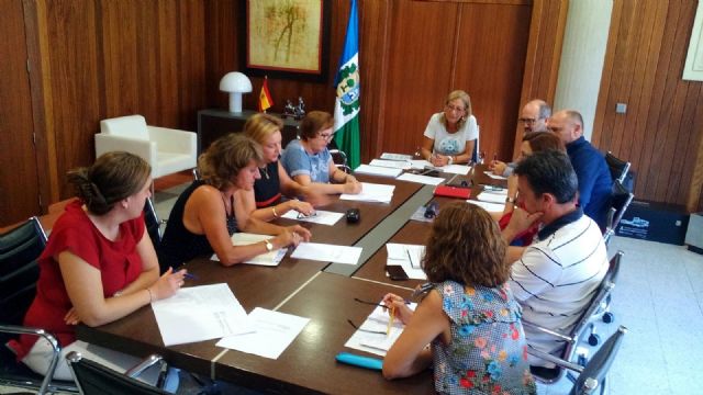 Educación, AMPAS y centros abordan el programa de actividades para el curso 2016-2017 - 1, Foto 1