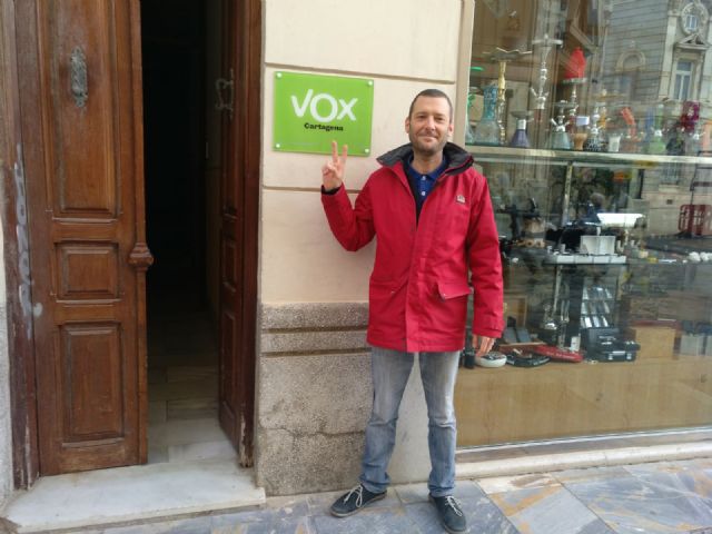 Vox denuncia el robo de la placa de su sede en Cartagena - 1, Foto 1