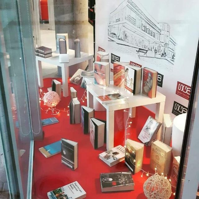 La Biblioteca Salvador García Aguilar de Molina de Segura facilita el préstamo de libros con los escaparates Mira, elige y lee desde los que muestra su fondo bibliográfico - 1, Foto 1