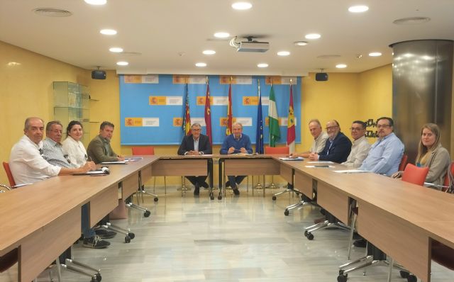 El presidente de la CHS se reúne con los representantes de las comunidades de regantes de la IDAM de Águilas - 1, Foto 1