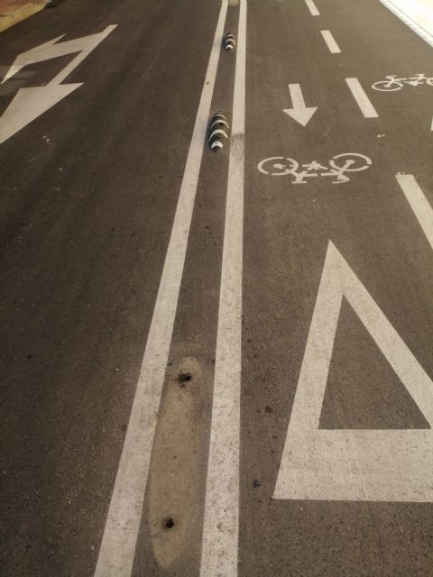 Un carril bici que indigna a los vecinos de Las Torres de Cotillas y además se rompe a pedazos - 3, Foto 3