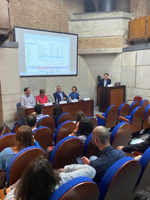 El 70,1% de médicos internistas españoles se enfrenta a conflictos éticos en su práctica clínica diaria - 4, Foto 4