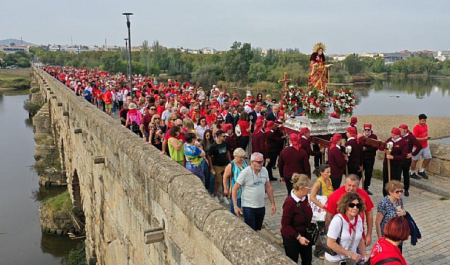 Más de un millar de peregrinos de Totana llegan a Mérida acompañados por la imagen de Santa Eulalia