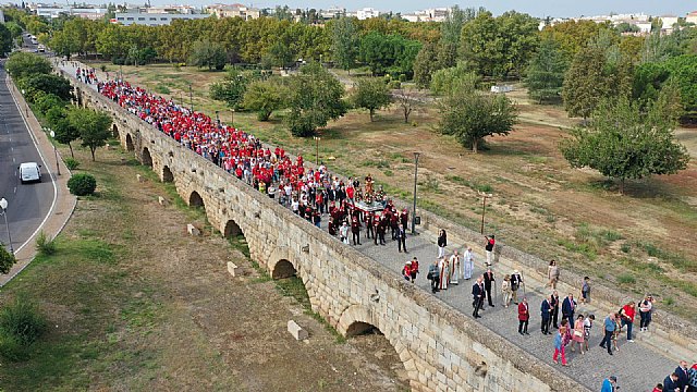 Más de un millar de peregrinos de Totana llegan a Mérida acompañados por la imagen de Santa Eulalia, Foto 2