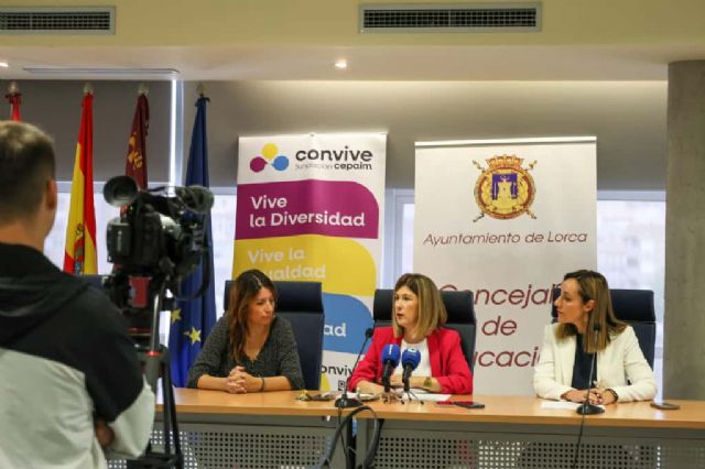 El Ayuntamiento de Lorca refuerza la atención socioeducativa de todos los jóvenes a través de los programas DesAPPrendemos y el Aula Impulsa - 3, Foto 3