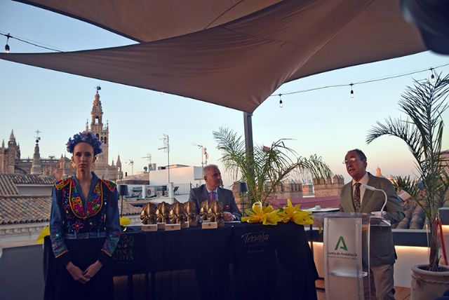 La capital hispalense honra a sus referentes culturales en la Gala de las Tradiciones 2025 - 2, Foto 2