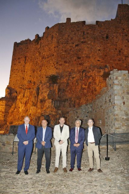 Los alcaldes de las tres sedes de la Orden de Calatrava se dan cita durante la Noche de las Velas en el castillo de Calatrava La Nueva de Aldea del Rey - 1, Foto 1