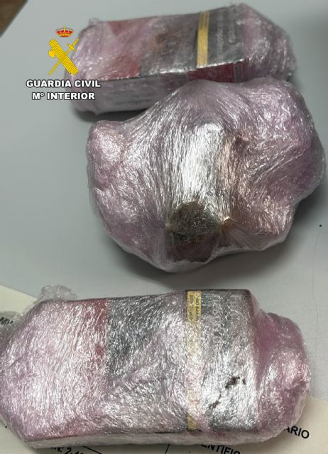 La Guardia Civil localiza y detiene a cuatro personas por intentar introducir droga en el Centro Penitenciario Murcia I - 2, Foto 2
