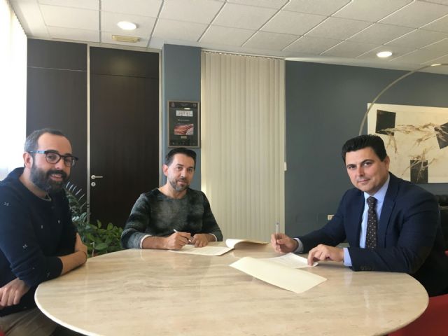 El Ayuntamiento renueva convenio de colaboración con Coros y Danzas Mar Menor que celebrará su 50 aniversario en 2018 - 1, Foto 1