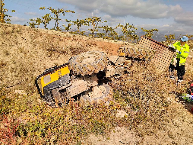 Muere un hombre al caerle encima el tractor que conducía, en Aledo - 1, Foto 1
