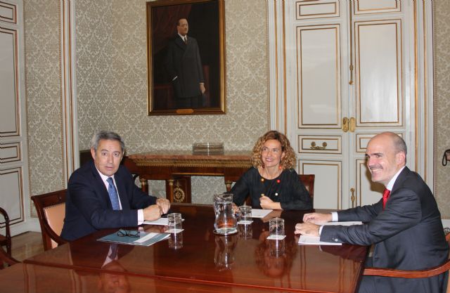 El Gobierno regional exige al Estado que permita hacer efectiva la subida salarial a los funcionarios a principios de año - 1, Foto 1