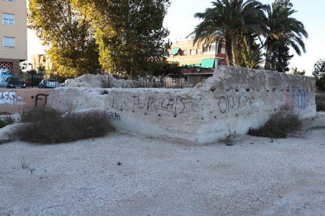 Huermur denuncia la inacción del Ayuntamiento y de Cultura ante el abandono de la torre medieval de Zarandona - 4, Foto 4