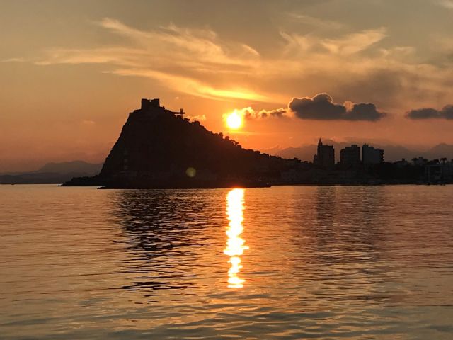 Sonia López logra el primer premio del concurso fotográfico Atardecer desde el mar - 1, Foto 1