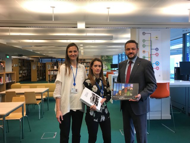 La Región de Murcia dona una colección de libros a la Biblioteca del Comité Europeo de las Regiones - 1, Foto 1