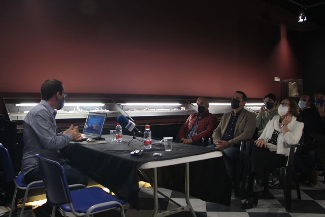 El Museo Barón de Benifayó acogió anoche la presentación del documental remasterizado Marinos y pescadores - 1, Foto 1