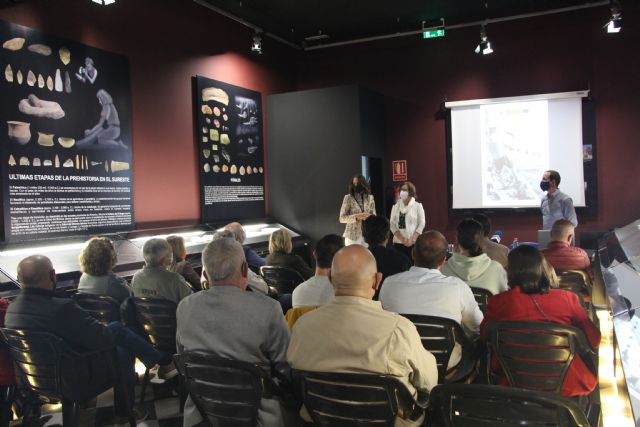 El Museo Barón de Benifayó acogió anoche la presentación del documental remasterizado Marinos y pescadores - 2, Foto 2