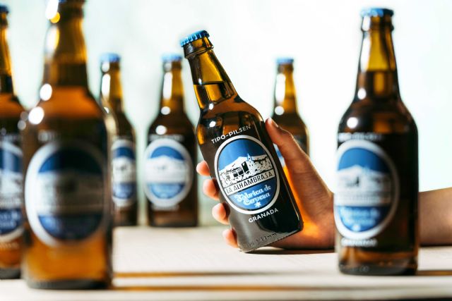 Los murcianos ya pueden disfrutar del 'sabor del tiempo' con la reedición de la icónica botella de los 60 de - 1, Foto 1