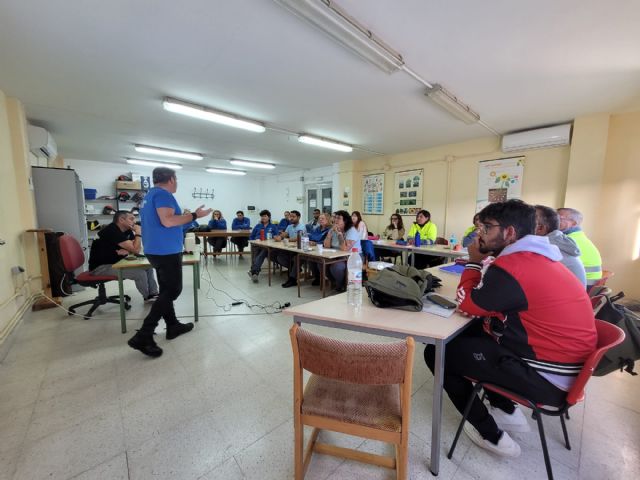 Formación en igualdad y prevención de la violencia de género para los alumnos del Programa Experiencial Mejora de la Escena Urbana de Bullas - 1, Foto 1