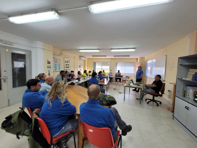 Formación en igualdad y prevención de la violencia de género para los alumnos del Programa Experiencial Mejora de la Escena Urbana de Bullas - 3, Foto 3