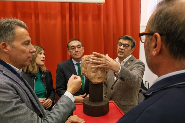 Restauran un modillón antropomorfo de la Torre Alfonsina encontrado en el esquinazo exterior de la ermita del Cristo de la Carrera - 2, Foto 2