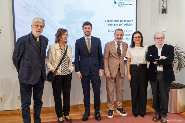 Carmen Palomo Pinel, ganadora del 39º Premio Internacional de Poesía Antonio Oliver Belmás - 1, Foto 1