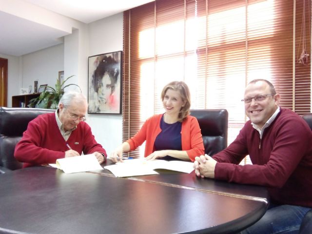 El Ayuntamiento de Molina de Segura firma un convenio de colaboración con la Asociación para un Envejecimiento Activo y Saludable - 1, Foto 1