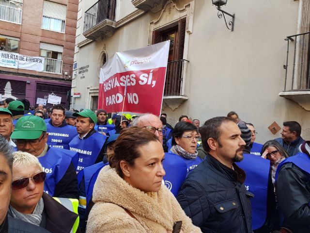 Los socialistas lorquinos presentes en la manifestación para reclamar medidas contra la sequía y en defensa de la huerta de Europa - 2, Foto 2