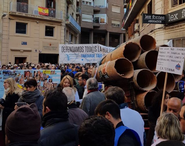 Los socialistas lorquinos presentes en la manifestación para reclamar medidas contra la sequía y en defensa de la huerta de Europa - 4, Foto 4