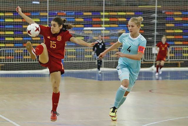 La torreña Cristina Pérez, campeona del 'IV Naciones' de fútbol sala con la selección española - 1, Foto 1