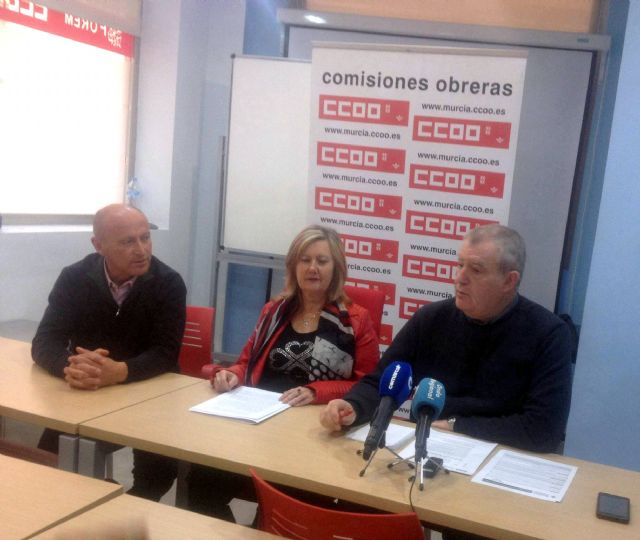 CCOO e IU-v Lorca inician una campaña de información dirigida a quienes han sido padres y madres entre los años 2014 y 2017 - 1, Foto 1